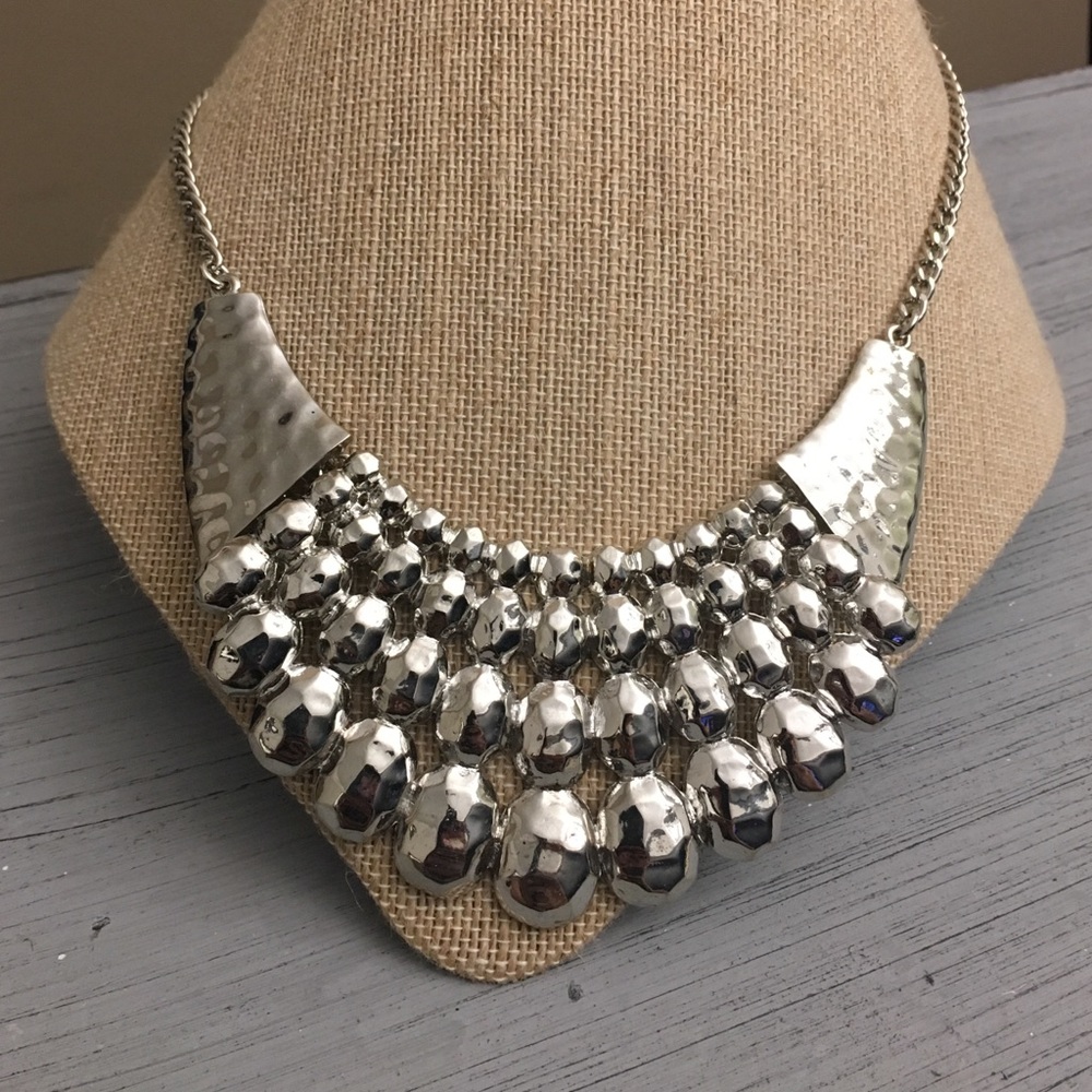 ViVI Splashes Silver Necklace